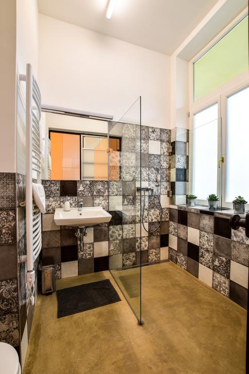 K89 Designer Studio Budapest Luaran gambar
