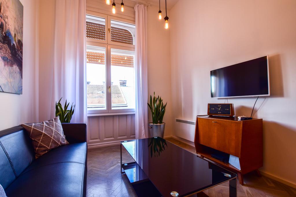 K89 Designer Studio Budapest Luaran gambar